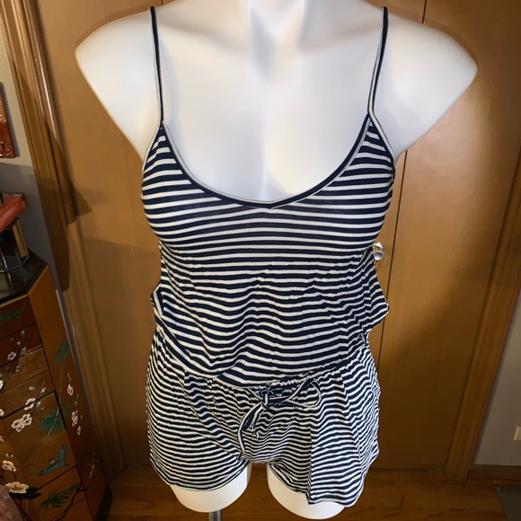 Patterned Romper - Picture 3 of 4